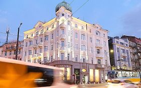 Hotel Lion